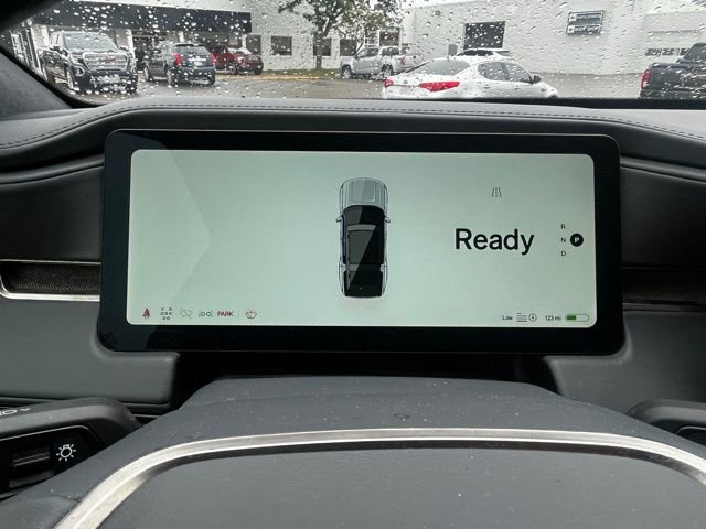 2025 Rivian R1S Adventure photo 4