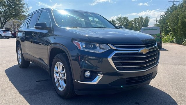 Used 2019 Chevrolet Traverse 1LT with VIN 1GNERGKW7KJ276217 for sale in Waterford, MI