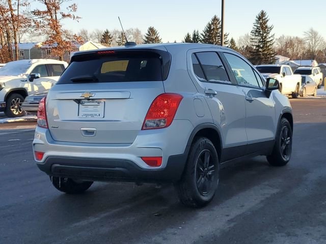 2019 Chevrolet Trax LS photo 3