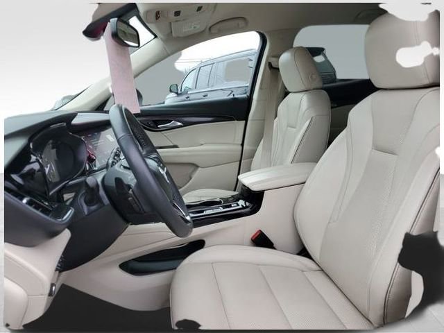 2022 Buick Envision Essence's photo