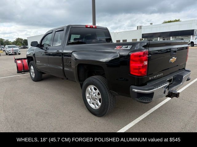 2015 Chevrolet Silverado 2500HD LT photo 3