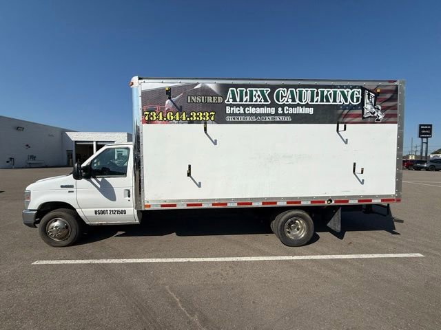 2015 Ford E-350 photo 2