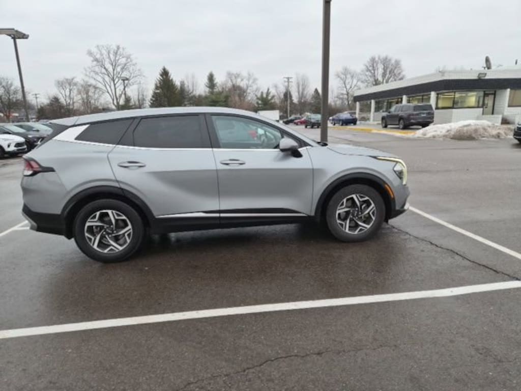 Used 2023 Kia Sportage LX SUV