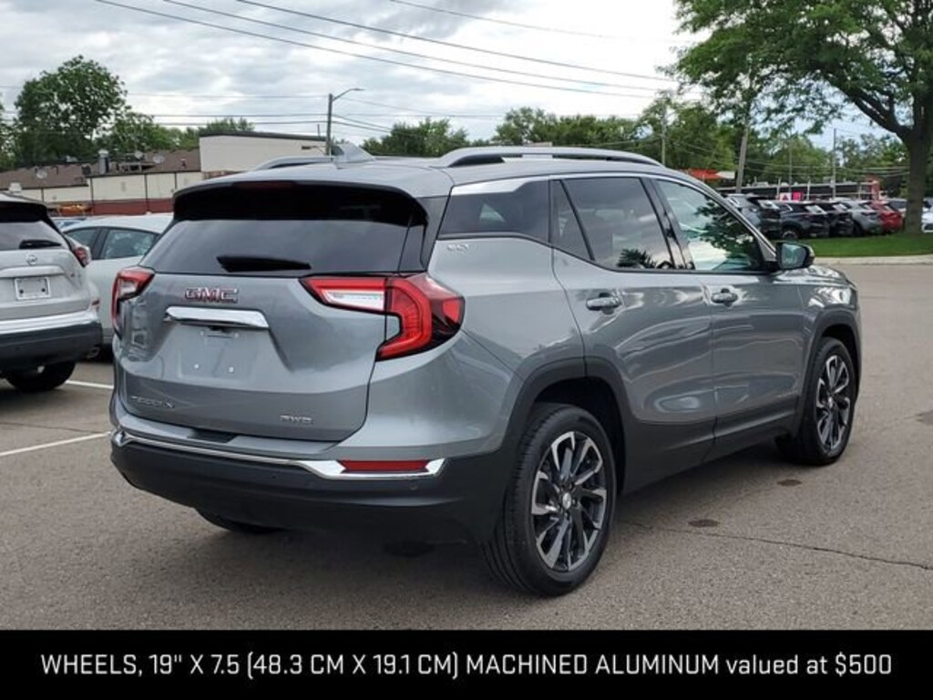 Used 2024 GMC Terrain SLT SUV