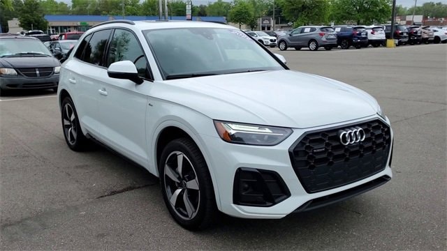 Used 2022 Audi Q5 Premium Plus with VIN WA1EAAFYXN2011051 for sale in Waterford, MI