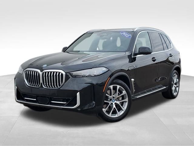 2025 BMW X5 50e's photo