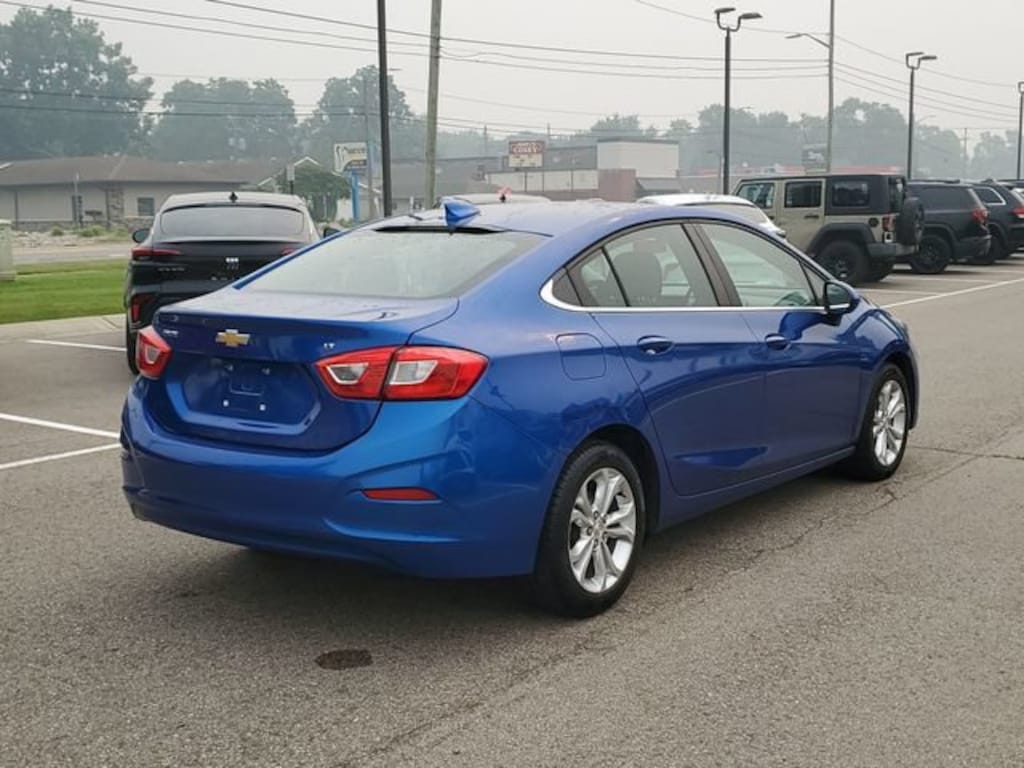 Used 2019 Chevrolet Cruze LT Car