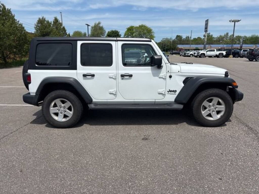 Used 2022 Jeep Wrangler Unlimited Sport Altitude