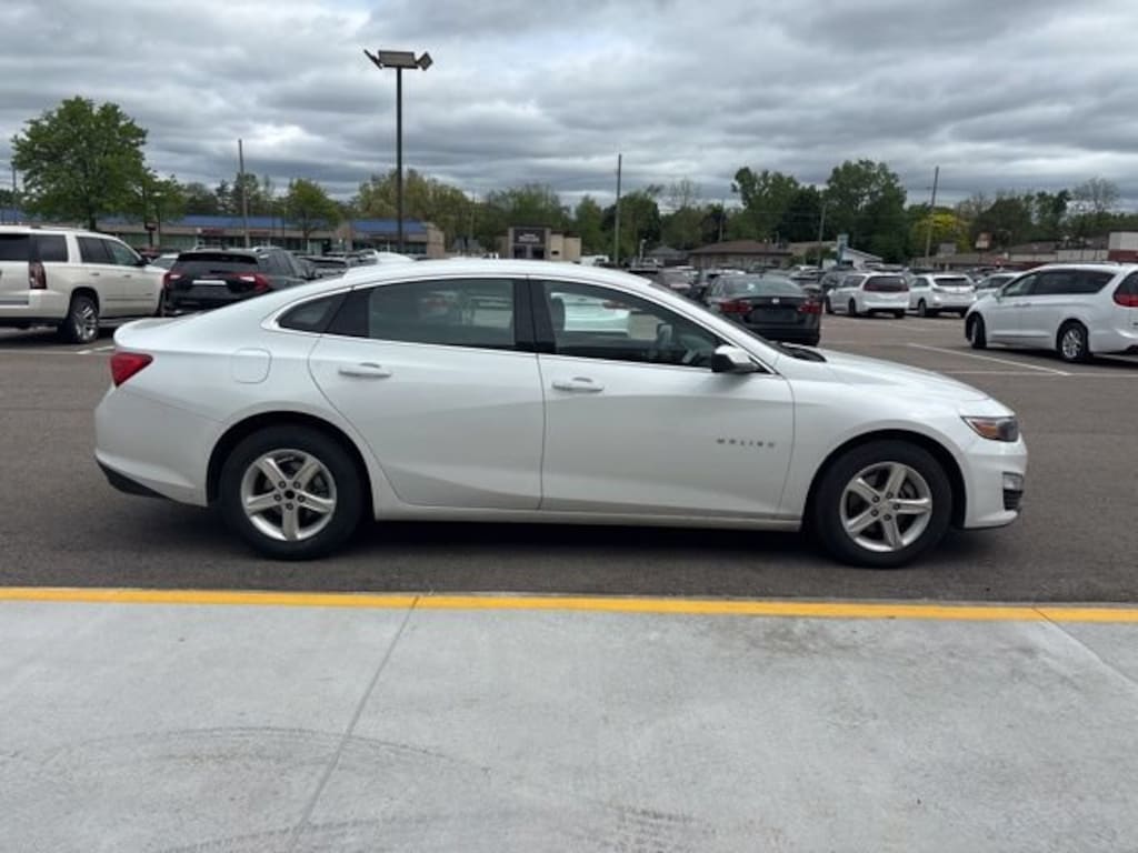 Used 2023 Chevrolet Malibu LT Car