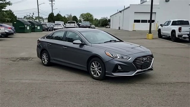 Used 2018 Hyundai Sonata SE with VIN 5NPE24AF6JH728484 for sale in Waterford, MI