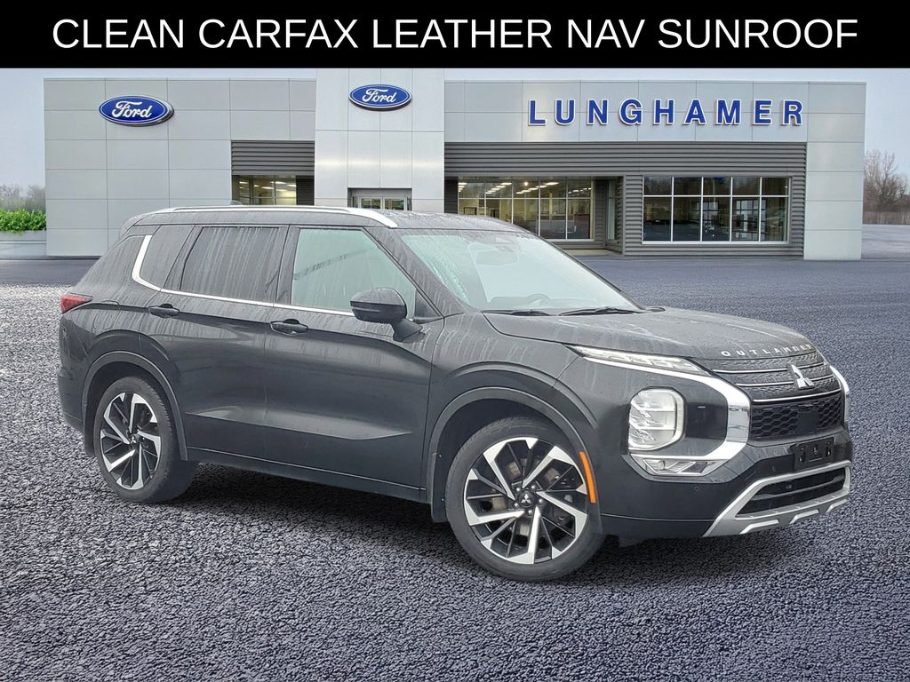 2022 Mitsubishi Outlander SEL S-AWC's photo