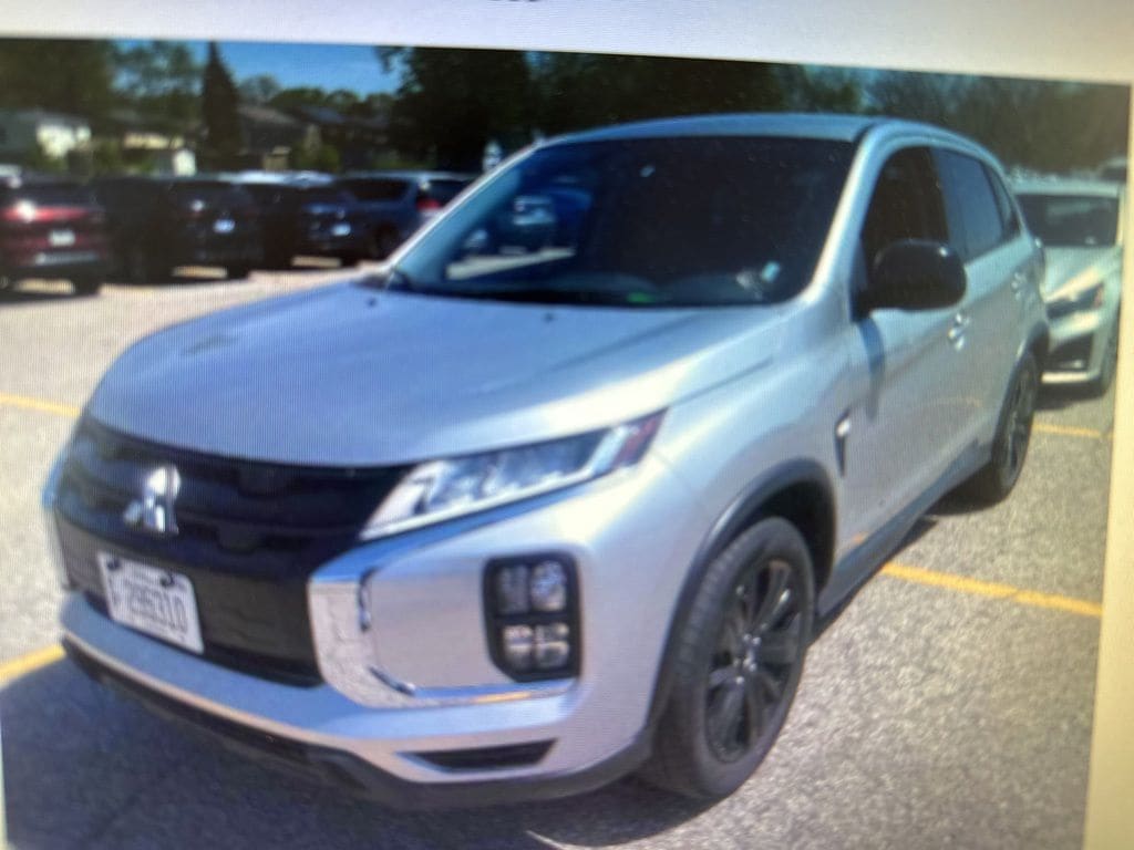 2025 Mitsubishi Outlander Sport's photo