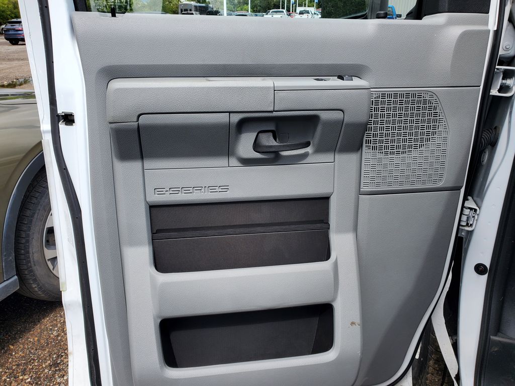 2024 Ford E-Series Cutaway Base - Photo 14