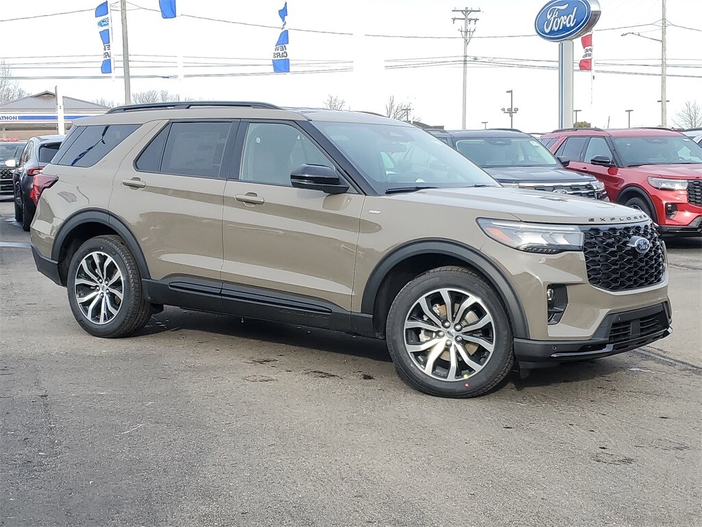 2026 Ford Explorer ST-LINE's photo