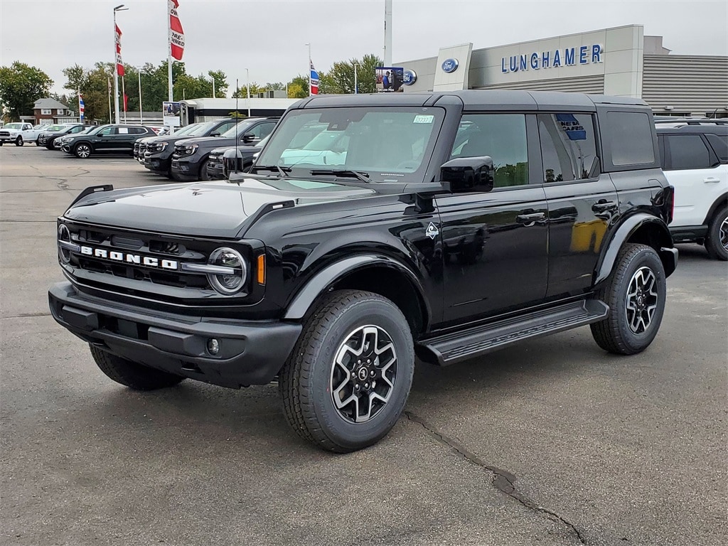 New 2025 Ford Bronco Outer Banks SUV