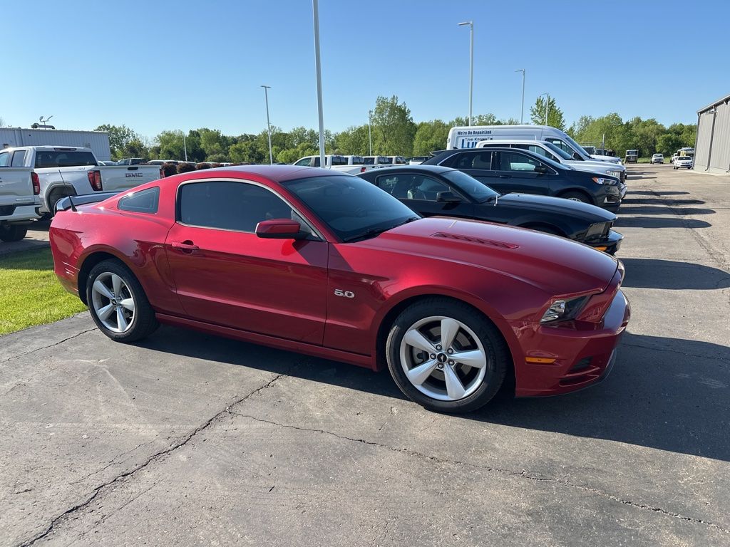 2013 Ford Mustang GT Premium's photo