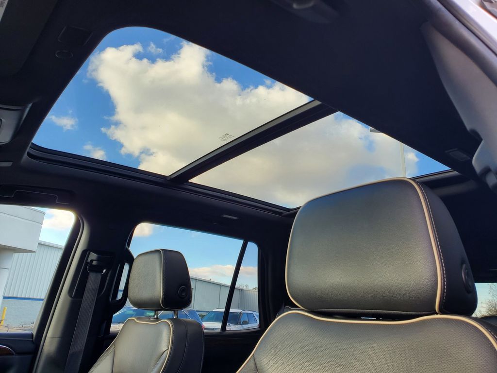 2022 Chevrolet Tahoe Premier - Photo 10