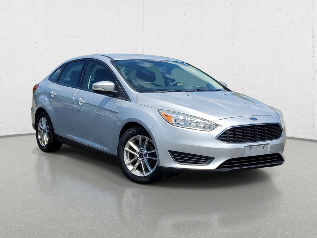 Used 2016 Ford Focus SE with VIN 1FADP3F22GL332057 for sale in Owosso, MI