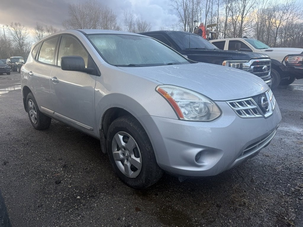 2013 Nissan Rogue S's photo