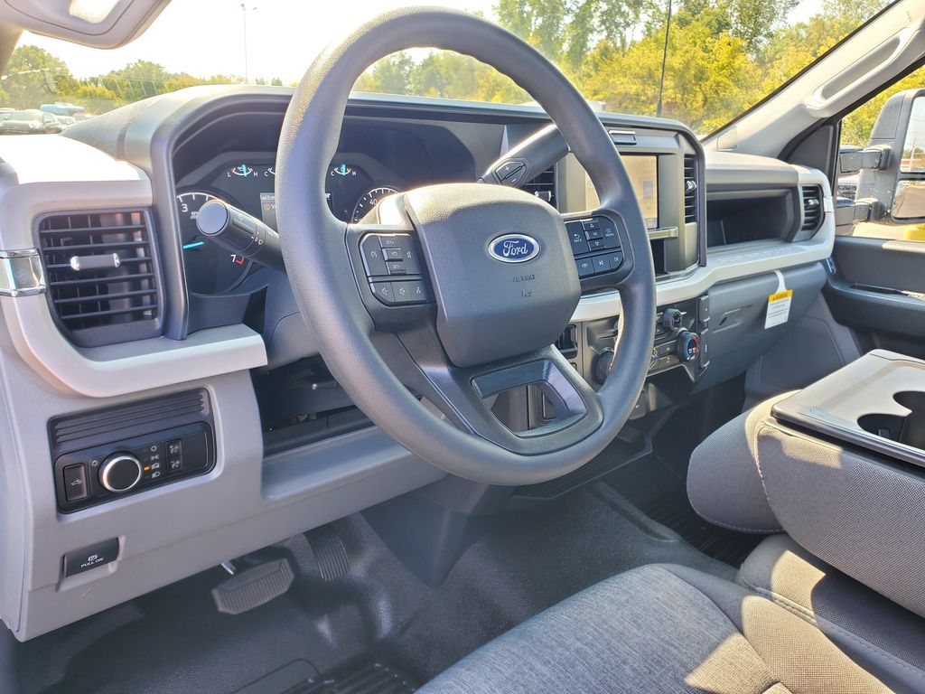 2026 Ford F-350 Super Duty XL - Photo 10