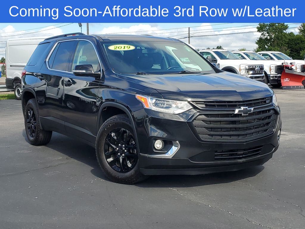 Used 2019 Chevrolet Traverse 1LT with VIN 1GNEVGKW4KJ318337 for sale in Owosso, MI