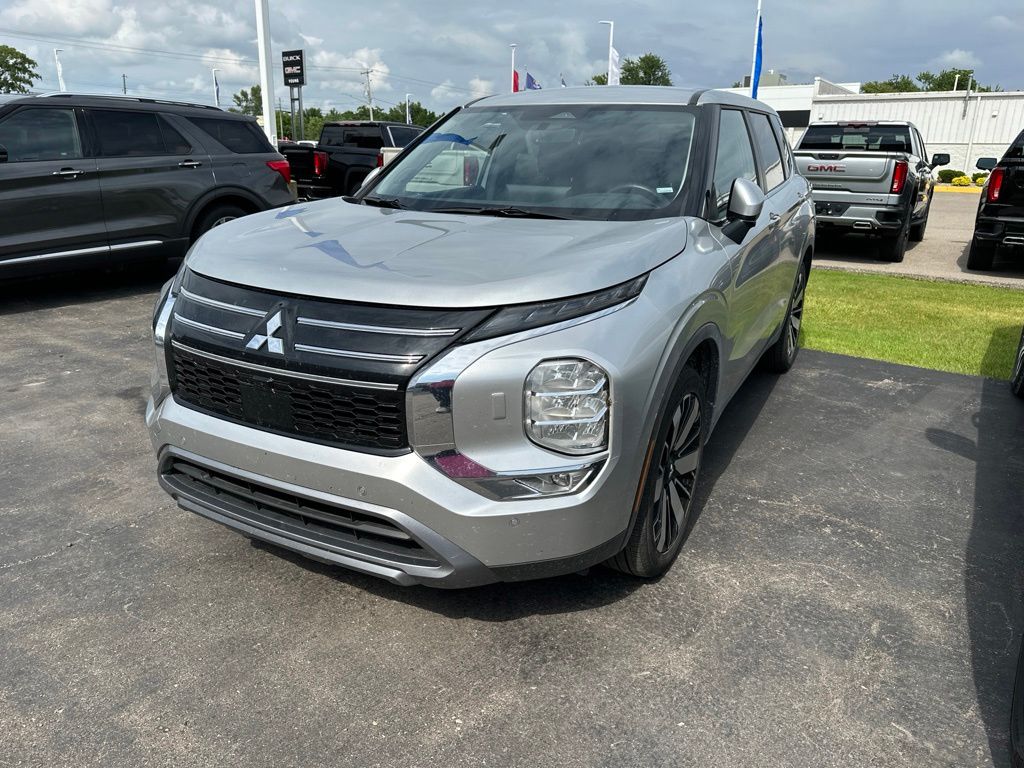 2025 Mitsubishi Outlander SE S-AWC's photo