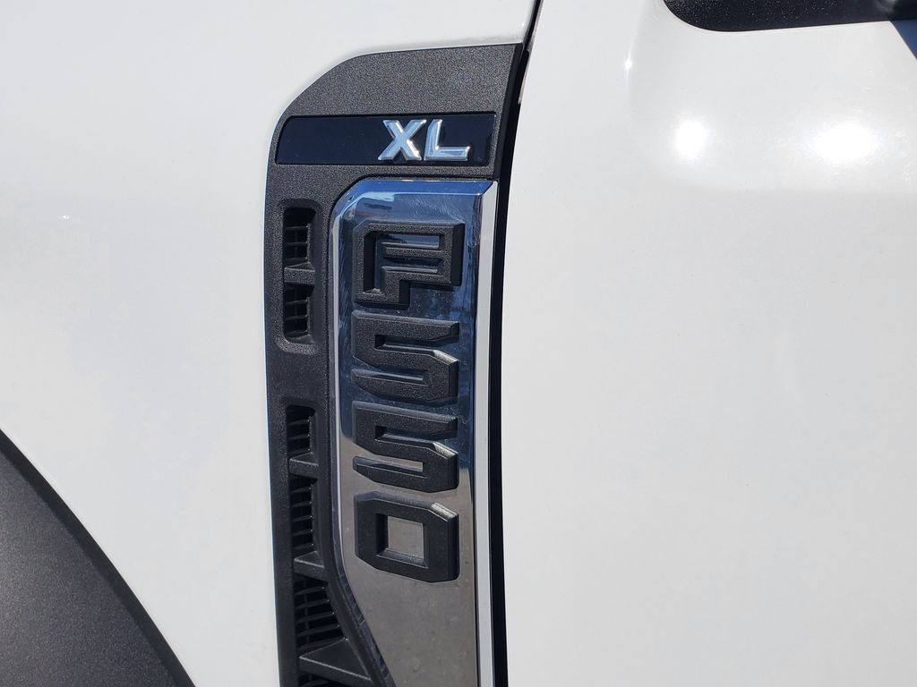 2026 Ford F-550 Super Duty Chassis Cab XL - Photo 31