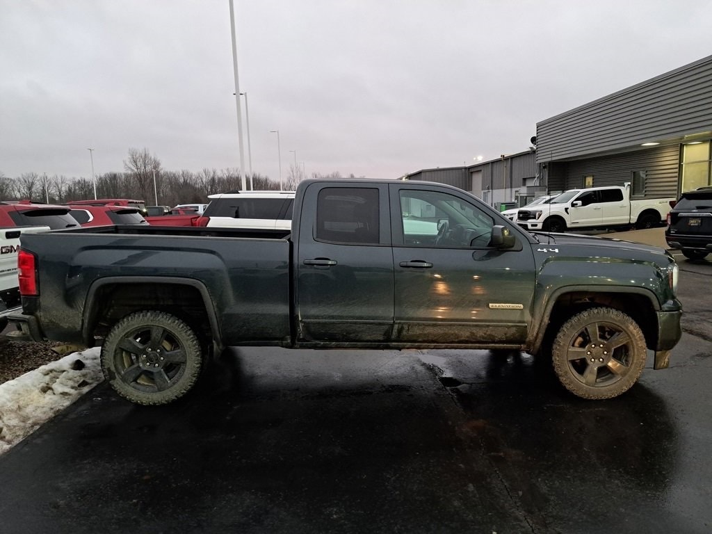 2018 GMC Sierra Base's photo
