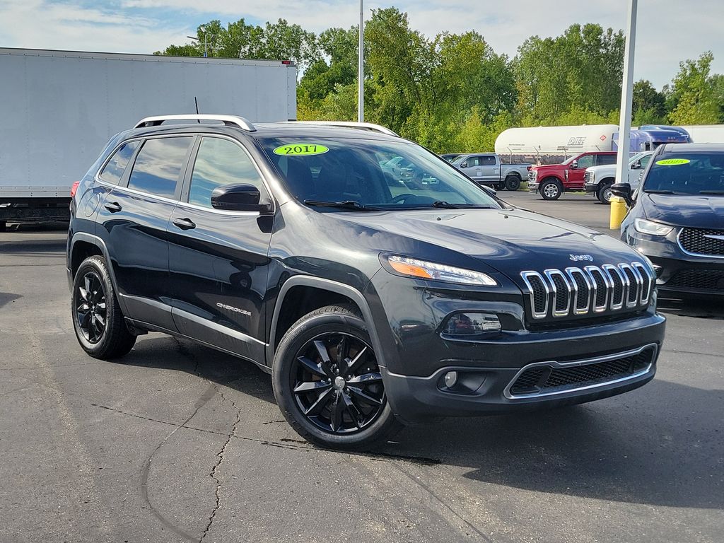Used 2017 Jeep Cherokee Limited with VIN 1C4PJMDS3HW557654 for sale in Owosso, MI