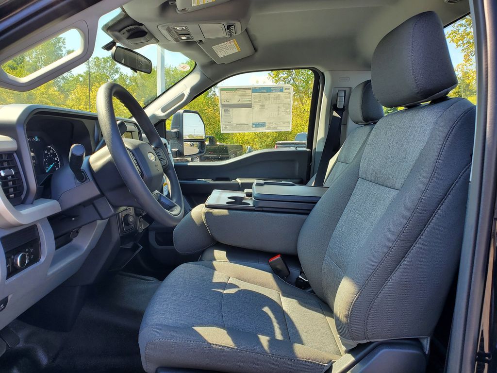 2026 Ford F-350 Super Duty XL - Photo 8