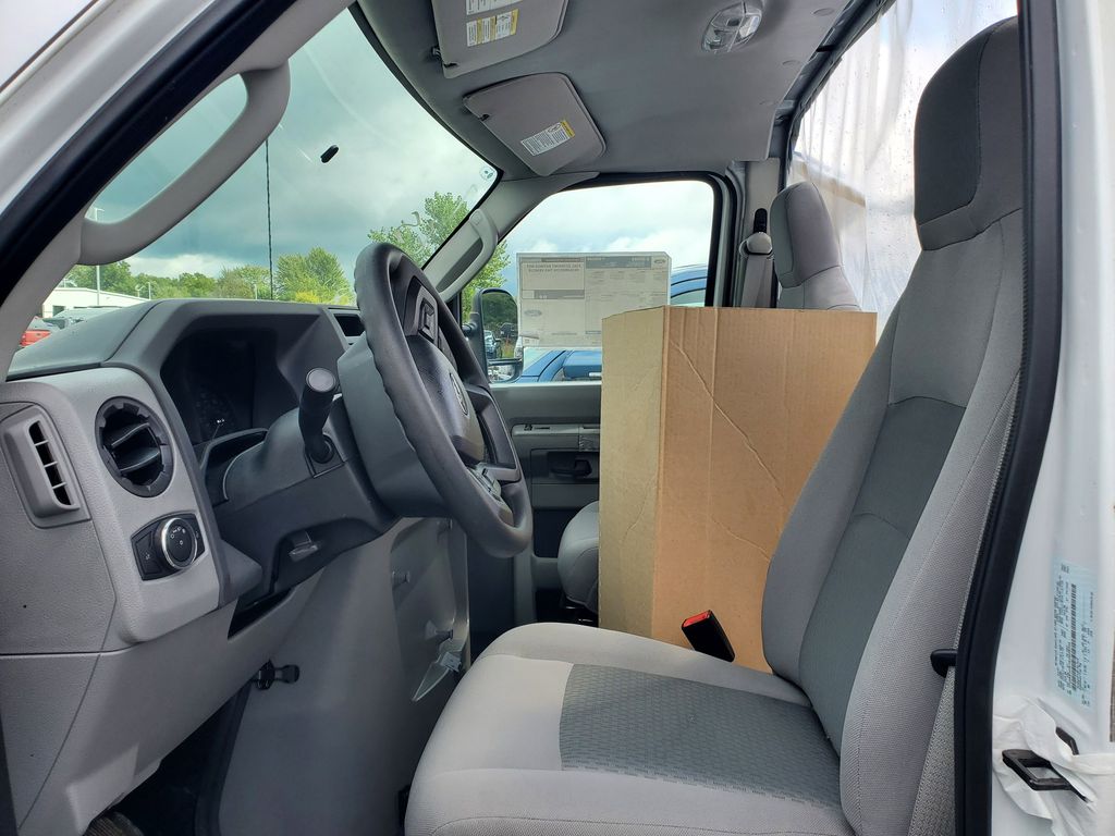 2024 Ford E-Series Cutaway Base - Photo 8