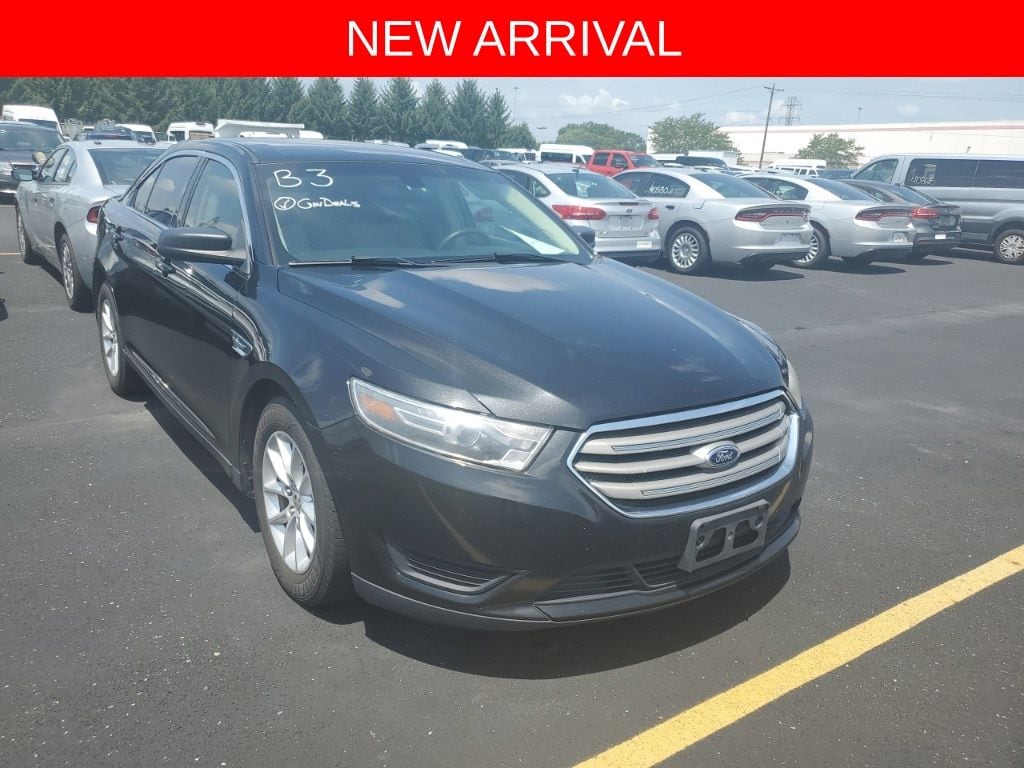 2015 Ford Taurus SE FWD's photo