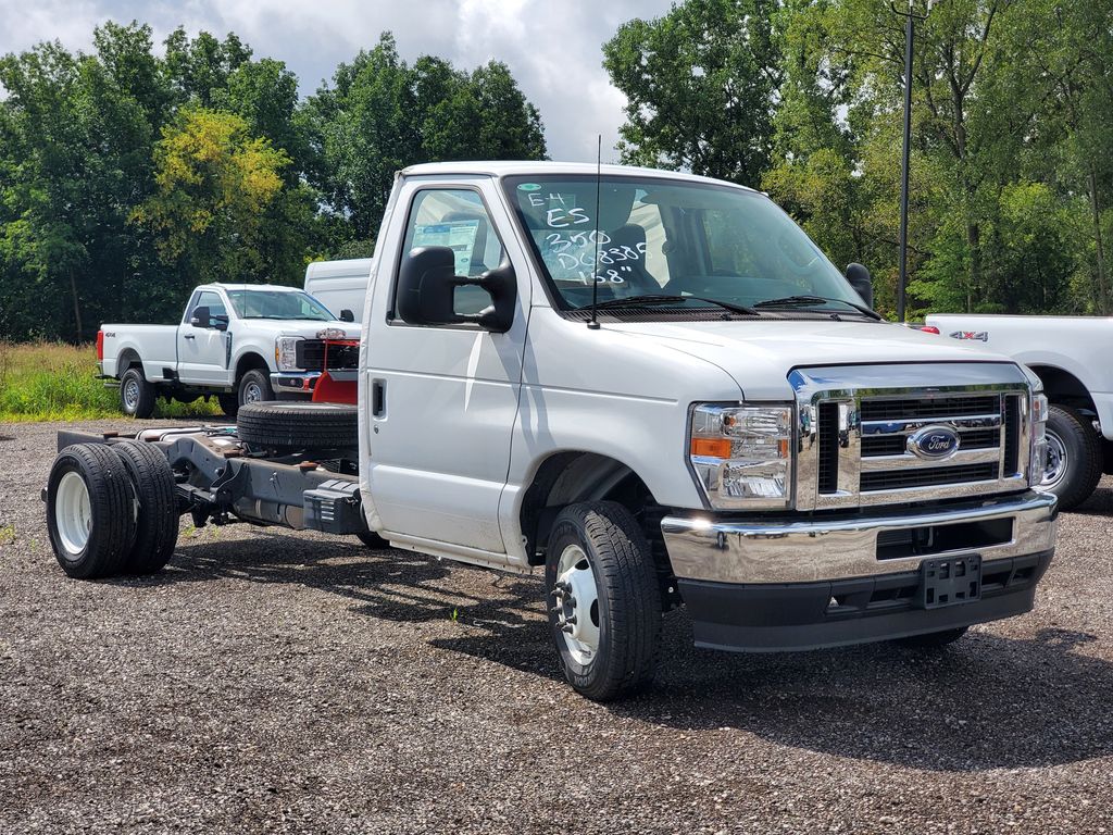 2024 Ford E-Series DRW E-350 Super Duty 158 in WB's photo