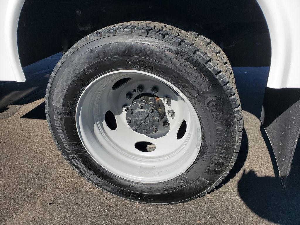 2026 Ford F-550 Super Duty Chassis Cab XL - Photo 27