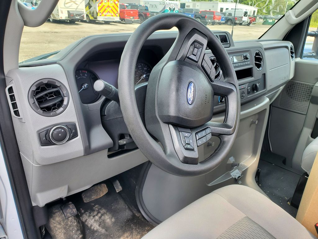 2024 Ford E-Series Cutaway Base - Photo 10