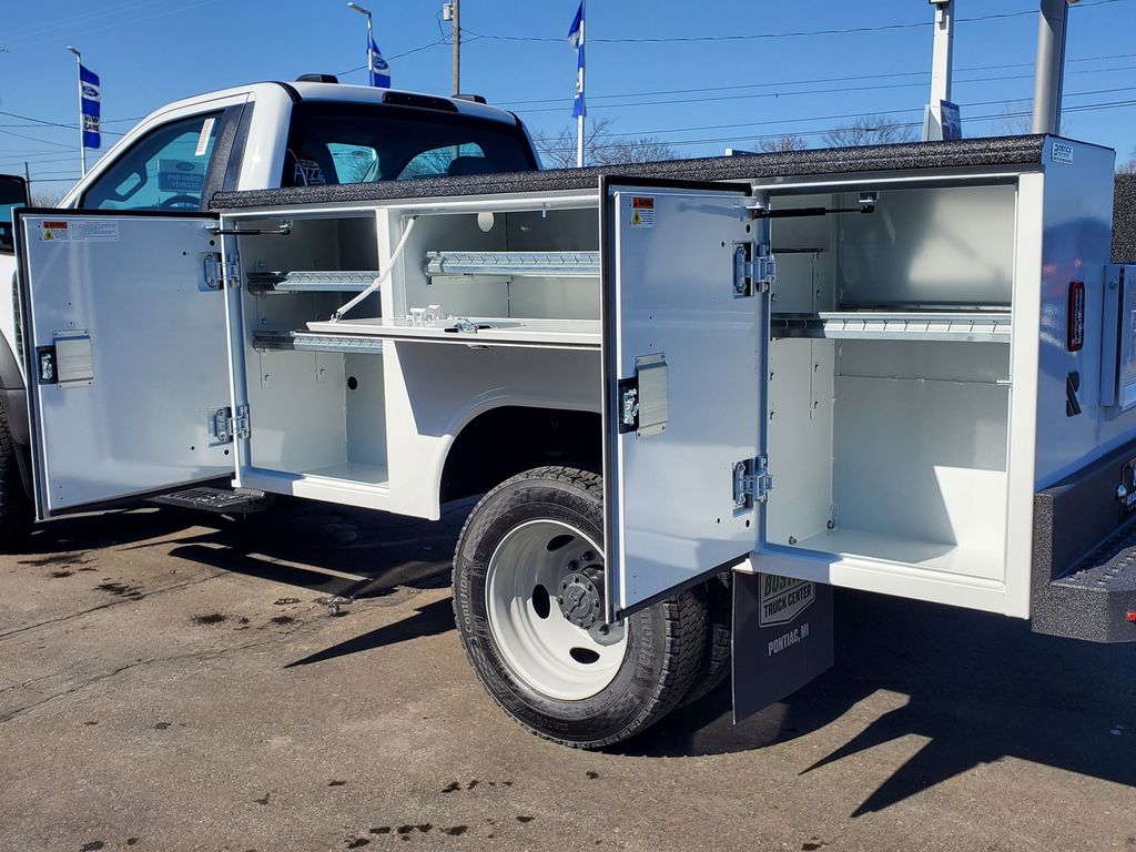 2026 Ford F-550 Super Duty Chassis Cab XL - Photo 30