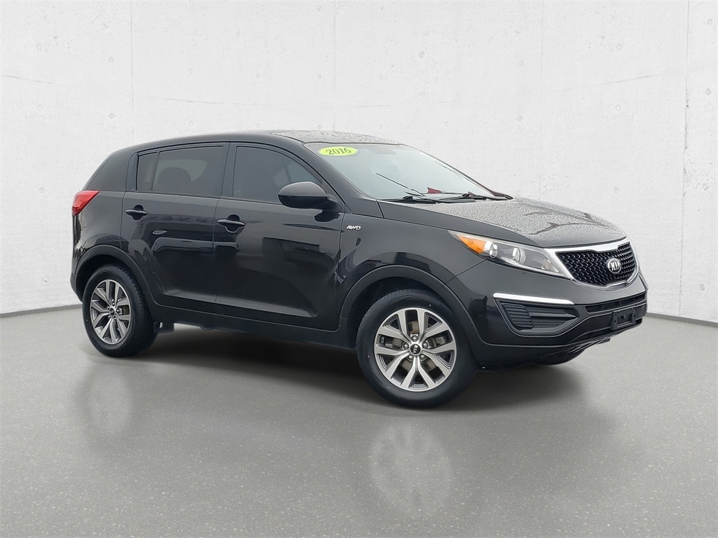 Used 2016 Kia Sportage LX with VIN KNDPBCAC9G7871130 for sale in Owosso, MI