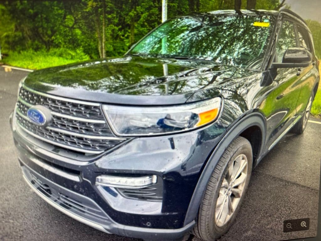 2023 Ford Explorer XLT 4WD's photo