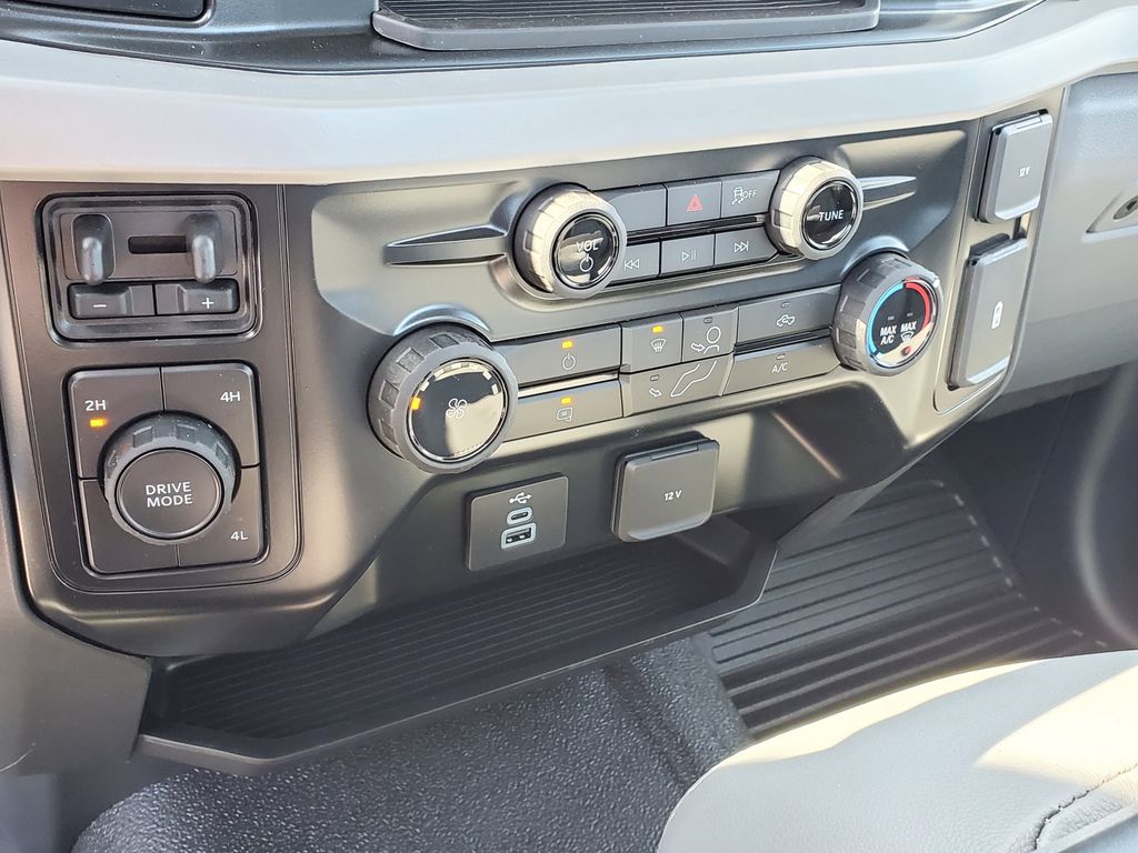 2026 Ford F-550 Super Duty Chassis Cab XL - Photo 18