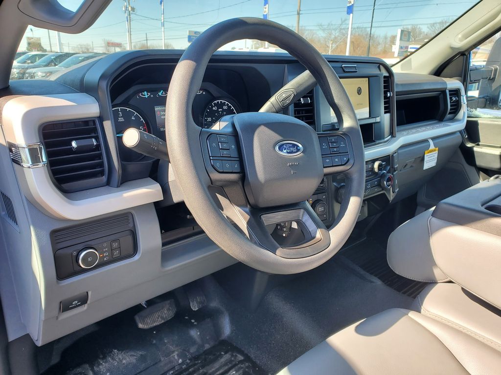 2026 Ford F-550 Super Duty Chassis Cab XL - Photo 10