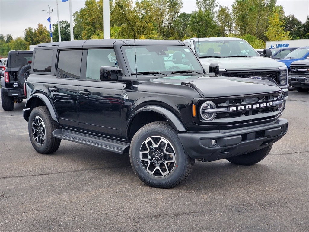 New 2025 Ford Bronco Outer Banks SUV
