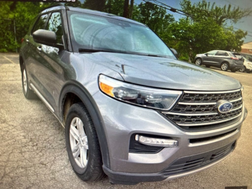 2023 Ford Explorer XLT 4WD's photo