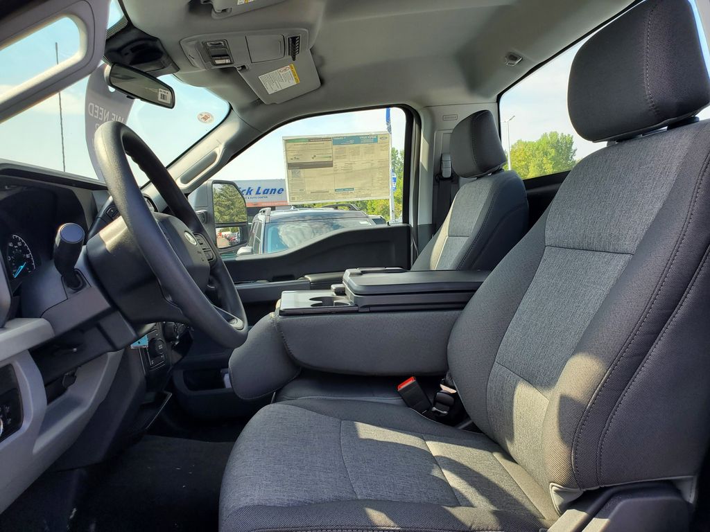 2025 Ford F-250 Super Duty XL - Photo 8