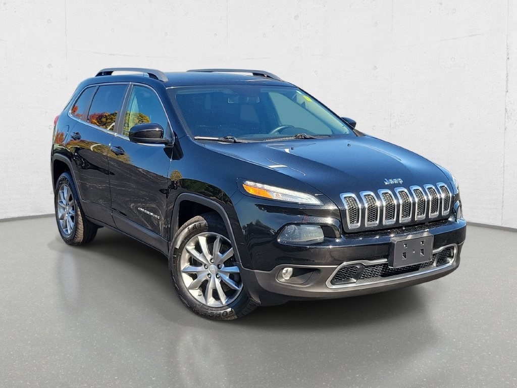 Used 2018 Jeep Cherokee Limited with VIN 1C4PJMDX8JD610958 for sale in Owosso, MI