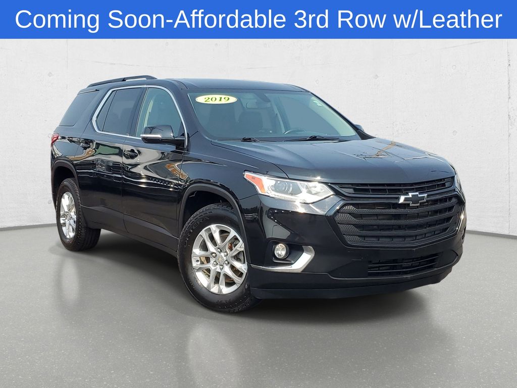 Used 2019 Chevrolet Traverse 1LT with VIN 1GNEVGKW4KJ318337 for sale in Owosso, MI