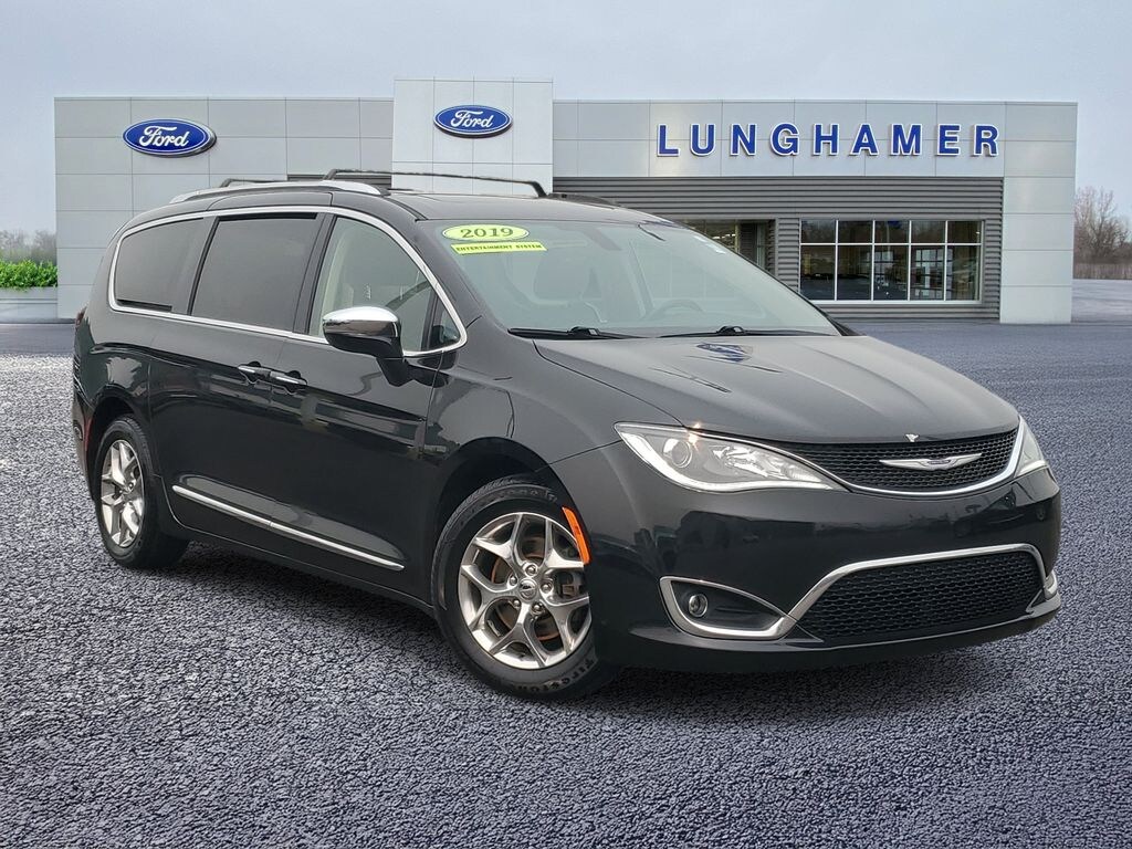 Used 2019 Chrysler Pacifica Limited Minivan/Van