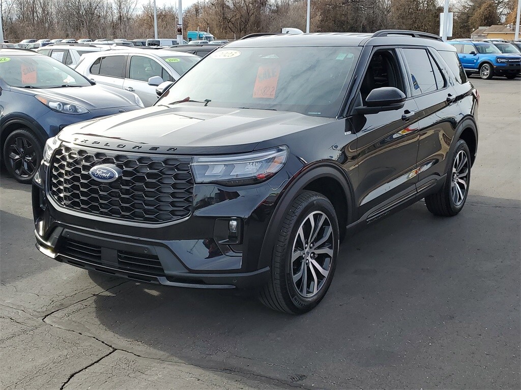 Used 2025 Ford Explorer ST-Line SUV