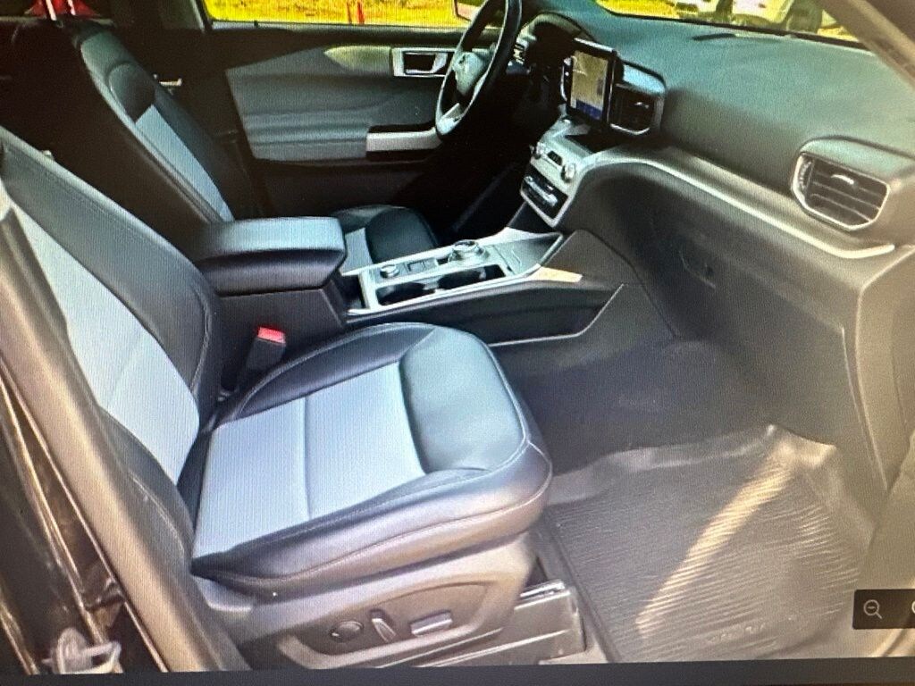 Used 2024 Ford Explorer XLT SUV