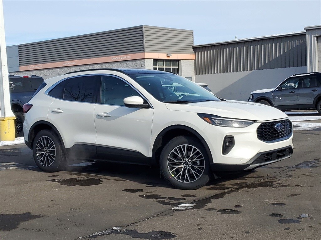 New 2026 Ford Escape PHEV SUV