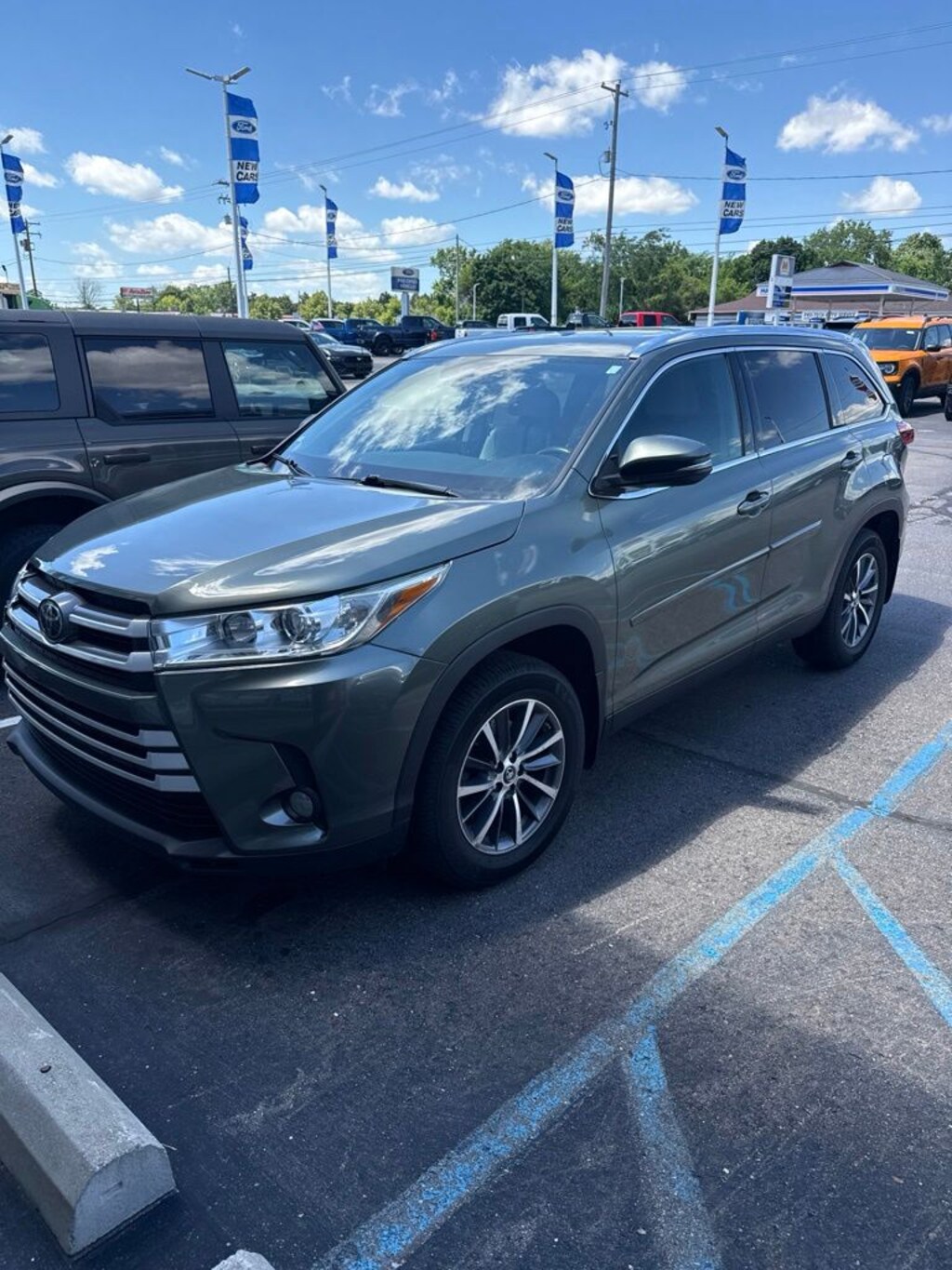 Used 2019 Toyota Highlander XLE SUV